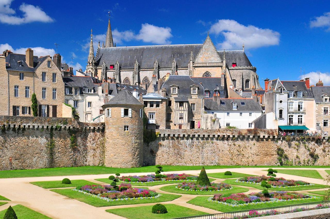 Studio Convivial En Plein Coeur Du Centre Historique De Vannes Apartment Екстериор снимка